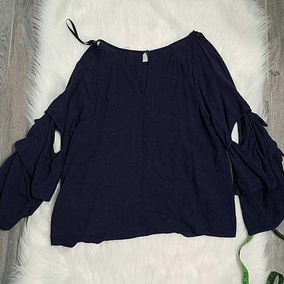 Navy Linen cold sholder top - Picture 6 of 7